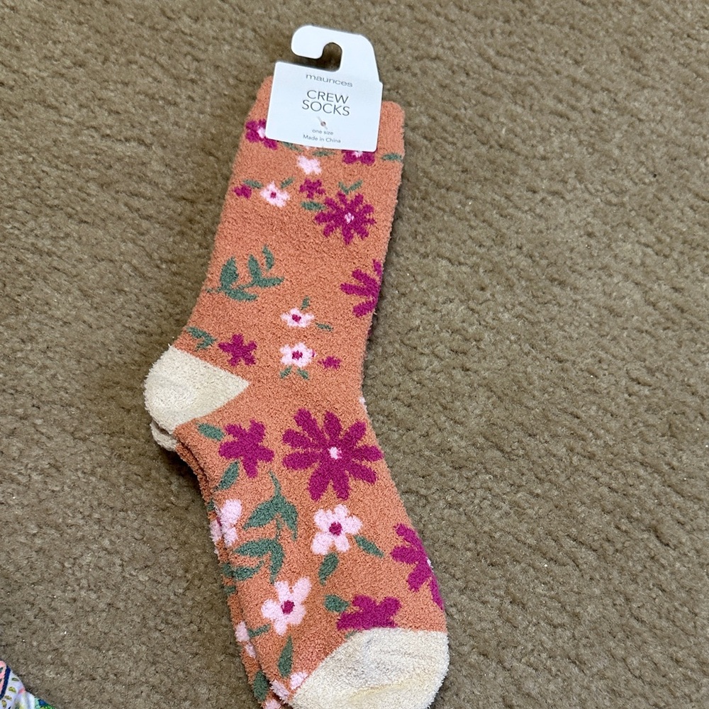 Maurices Peach Floral Fuzzy Crew Socks - Pink & Green Accents
